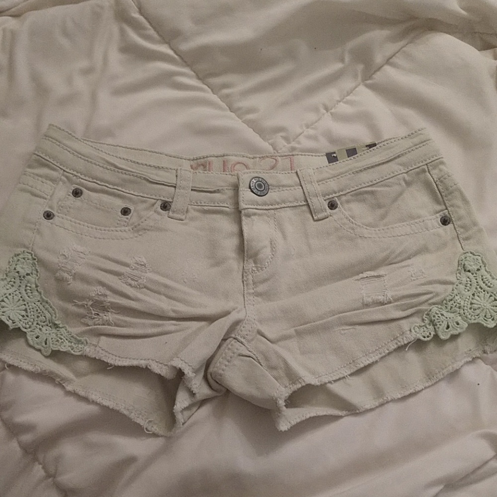Rue 21 Muted Green Short, Size 3/4, NWT
